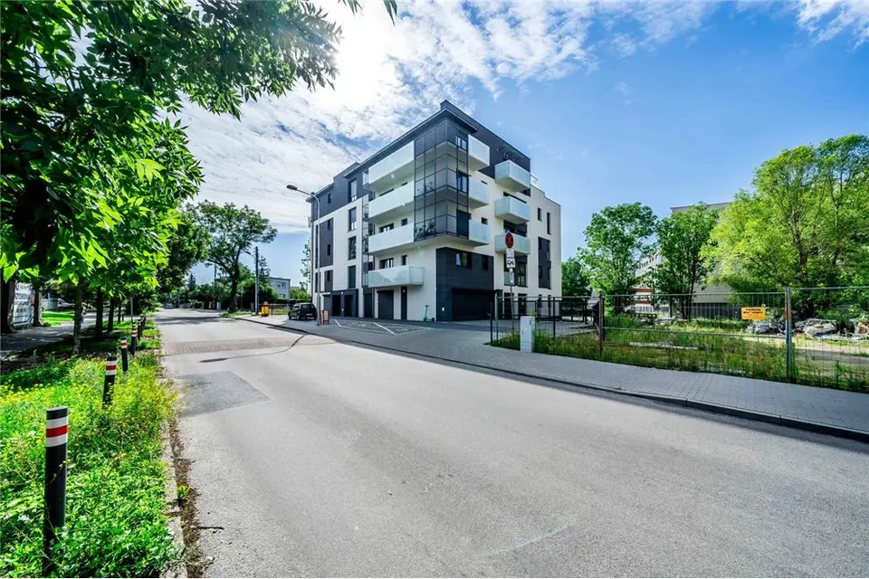 Na wynajem śliczna kawalerka z balkonem przy ul. – Poznań