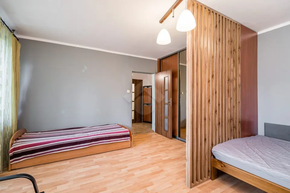 Jasne mieszkanie z osobną kuchnią i dużym balkonem – Kraków