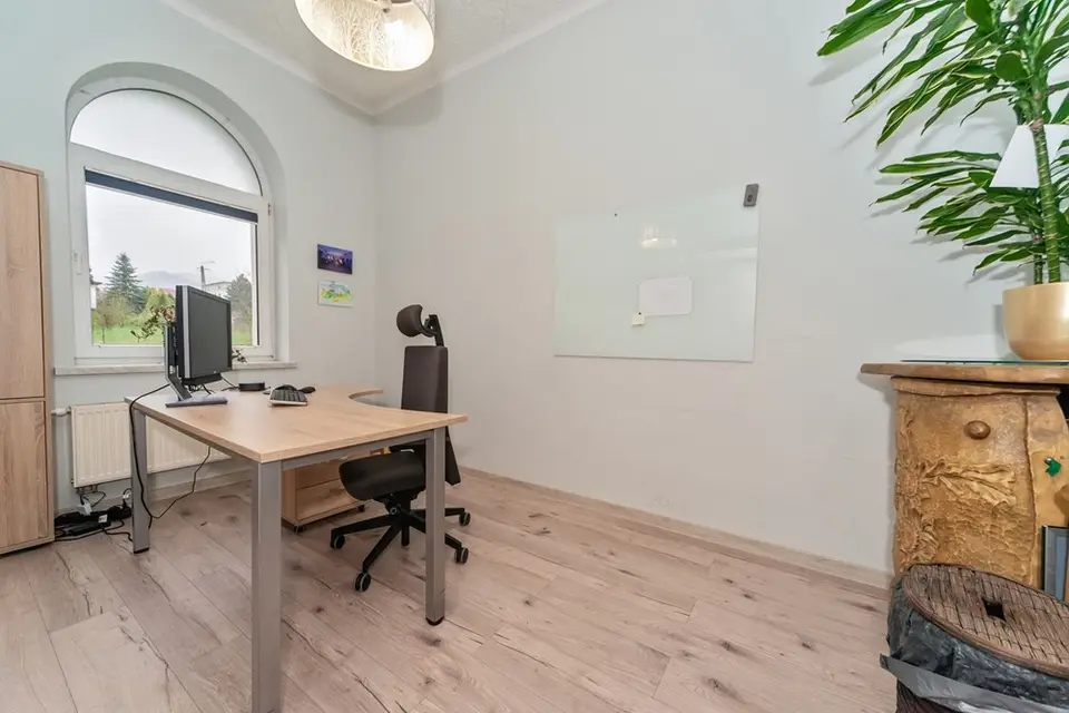 Przedwojenna willa z 1920 roku, utrzymana w bardzo dobrym stanie technicznym. – Jaworze