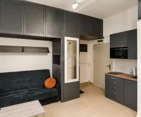 Kraków – Lubicz | Lokal 22 m² w przyziemiu | Ogrzewanie miejskie
