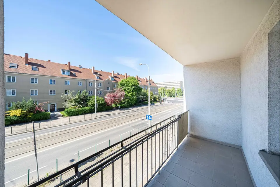 NA SPRZEDAŻ ŁADNE TRZYPOKOJOWE MIESZKANIE Z BALKONEM PRZY UL. – Poznań