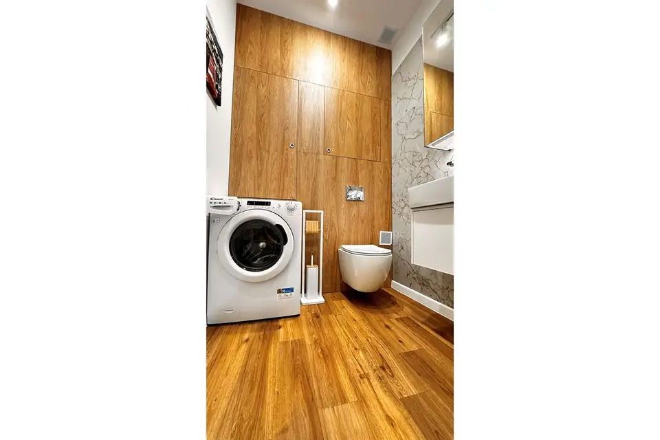 Apartament typu studio z widokiem na Park Ratuszowy Są mieszkania, które oferują metraż. – Bielsko-Biała